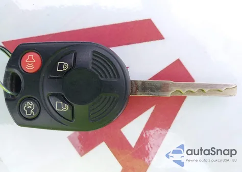 2015 Ford Focus Se z USA, uszkodzony, nr VIN 1FADP3K20FL379026